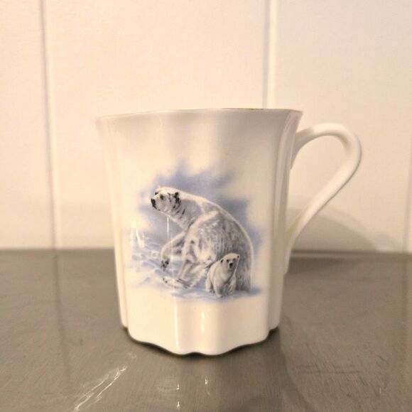 Renaissance Fine Bone China Polar Bear & Cub Mug w/Gold Rim Made in Canada - Picture 1 of 4